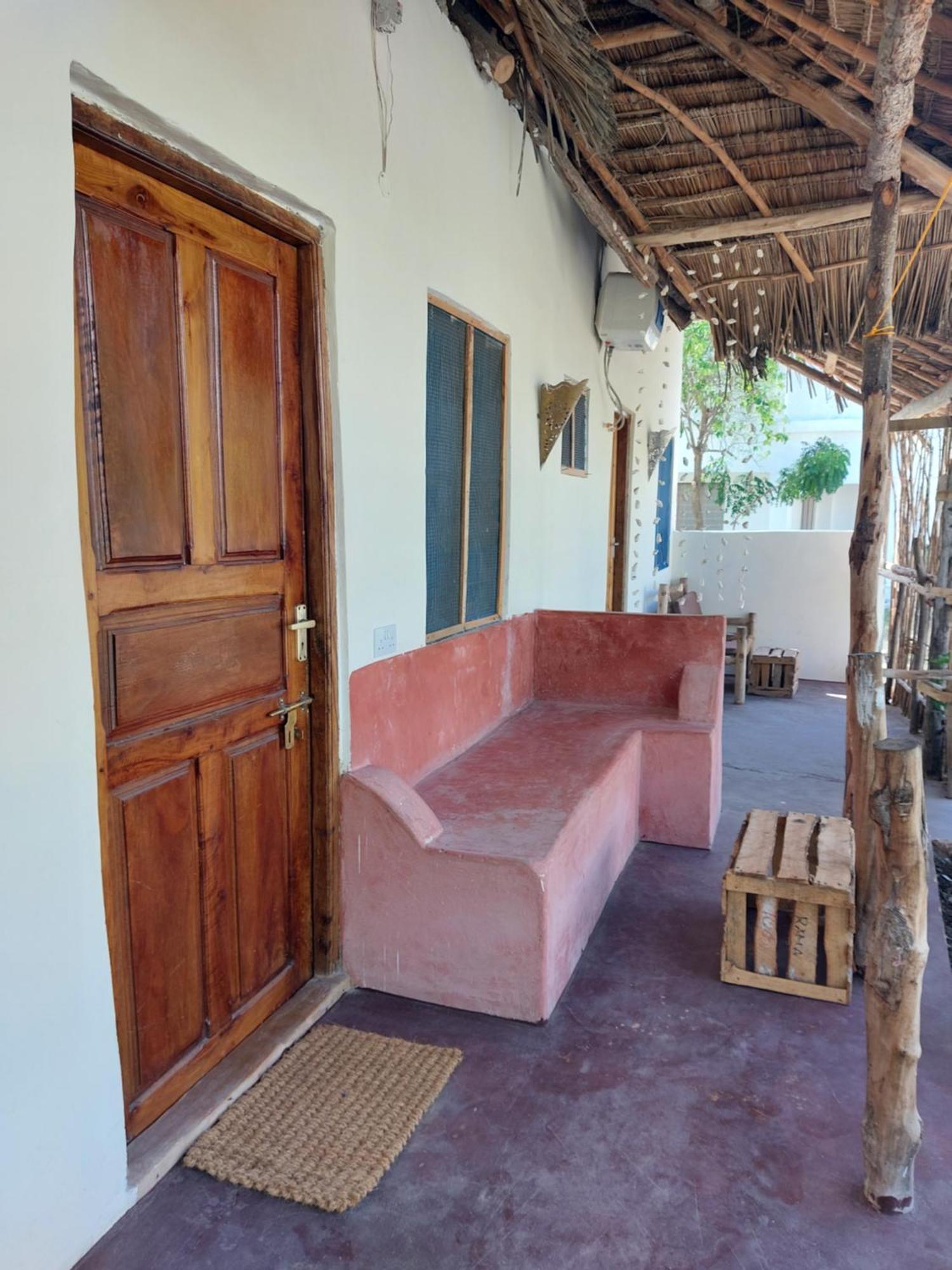 Stonefish Inn Jambiani Экстерьер фото
