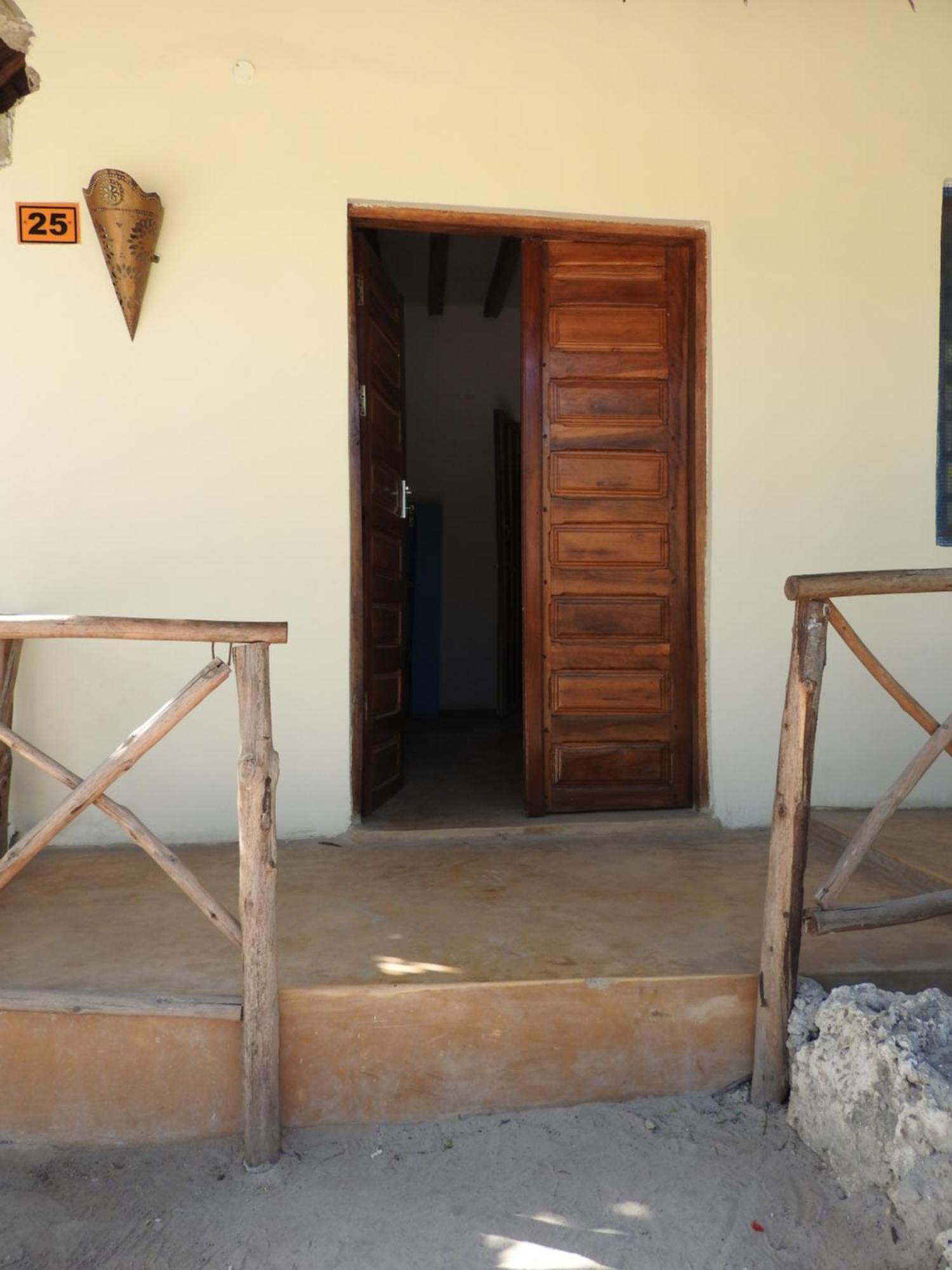 Stonefish Inn Jambiani Экстерьер фото